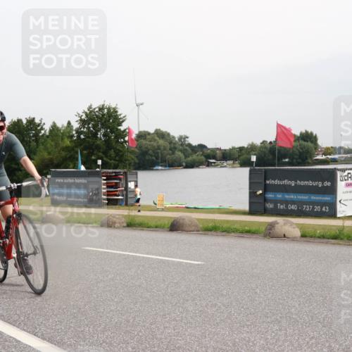 15.06.2025 - 27. Vierlanden-Triathlon H.Heesch http://msf.ph/oto/8009817 15.06.2025 10:58:05 Radfahren 511, 554, 610 meine-sportfotos.de