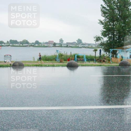 21.06.2025 - 27. Vierlanden-Triathlon H.Heesch http://msf.ph/oto/8009818 15.06.2025 13:42:45 Radfahren 1227 meine-sportfotos.de