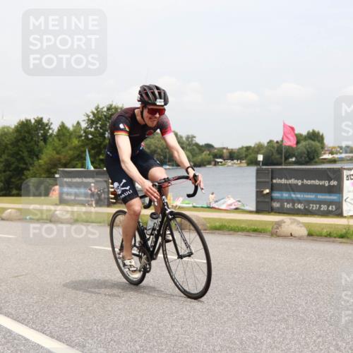 21.06.2025 - 27. Vierlanden-Triathlon H.Heesch http://msf.ph/oto/8009824 15.06.2025 12:31:44 Radfahren 785, 1000, 1001, 1002, 1003 meine-sportfotos.de