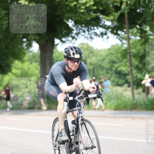 15.06.2025 - 7 Türme Triathlon Yannick Fuchs http://msf.ph/oto/8009829 15.06.2025 13:24:43 Radfahren 613, 674, 789, 924 meine-sportfotos.de