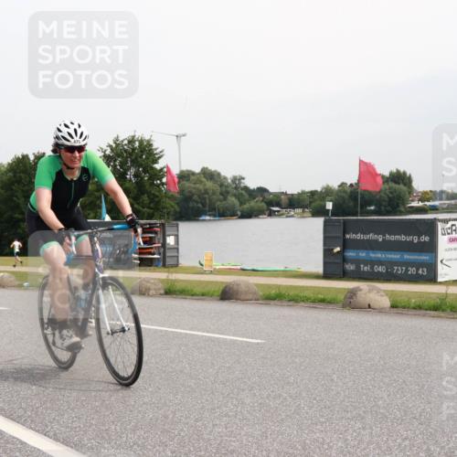 15.06.2025 - 27. Vierlanden-Triathlon H.Heesch http://msf.ph/oto/8009836 15.06.2025 10:58:09 Radfahren 475, 511, 554, 610 meine-sportfotos.de