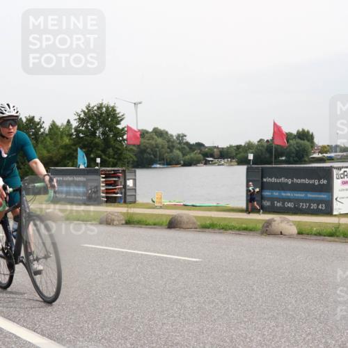 15.06.2025 - 27. Vierlanden-Triathlon H.Heesch http://msf.ph/oto/8009850 15.06.2025 10:58:17 Radfahren 476, 487, 632 meine-sportfotos.de