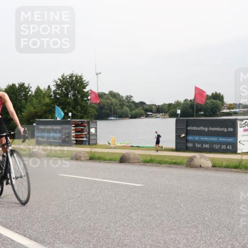 15.06.2025 - 27. Vierlanden-Triathlon H.Heesch http://msf.ph/oto/8009854 15.06.2025 10:58:18 Radfahren 476, 487, 632 meine-sportfotos.de