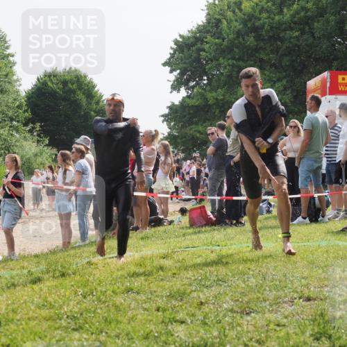 15.06.2025 - 27. Vierlanden-Triathlon KatJ http://msf.ph/oto/8009878 15.06.2025 10:07:59 Schwimmen 371, 395, 407 meine-sportfotos.de