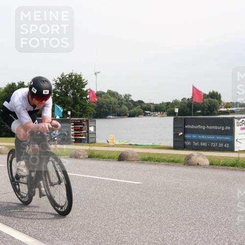 15.06.2025 - 27. Vierlanden-Triathlon H.Heesch http://msf.ph/oto/8009887 15.06.2025 10:58:39 Radfahren 64, 144, 387, 693 meine-sportfotos.de