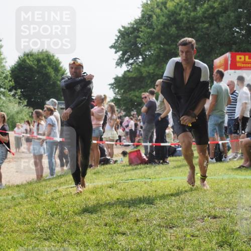 15.06.2025 - 27. Vierlanden-Triathlon KatJ http://msf.ph/oto/8009888 15.06.2025 10:07:59 Schwimmen 371, 395, 407 meine-sportfotos.de