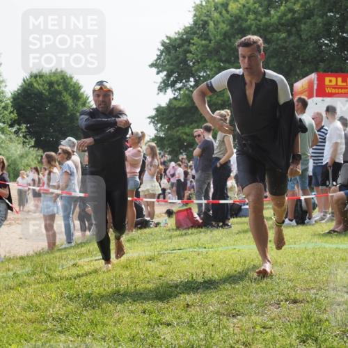 15.06.2025 - 27. Vierlanden-Triathlon KatJ http://msf.ph/oto/8009895 15.06.2025 10:07:59 Schwimmen 371, 395, 407 meine-sportfotos.de