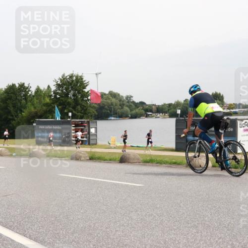 15.06.2025 - 27. Vierlanden-Triathlon H.Heesch http://msf.ph/oto/8009944 15.06.2025 10:58:59 Radfahren 23, 471, 477, 595 meine-sportfotos.de
