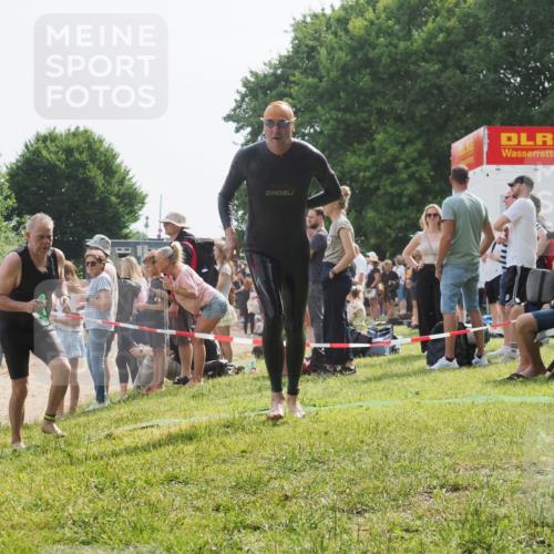 15.06.2025 - 27. Vierlanden-Triathlon KatJ http://msf.ph/oto/8009963 15.06.2025 10:08:10 Schwimmen 295, 373, 403 meine-sportfotos.de