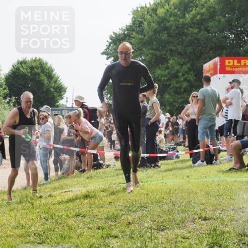 15.06.2025 - 27. Vierlanden-Triathlon KatJ http://msf.ph/oto/8009969 15.06.2025 10:08:10 Schwimmen 295, 373, 403 meine-sportfotos.de