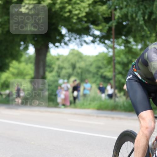 15.06.2025 - 7 Türme Triathlon Yannick Fuchs http://msf.ph/oto/8009983 15.06.2025 13:24:47 Radfahren 613, 674 meine-sportfotos.de