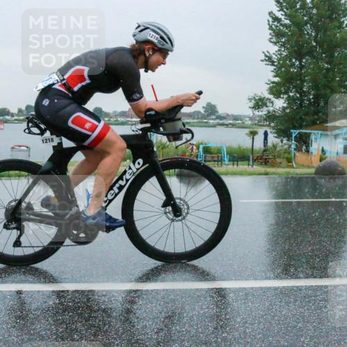 21.06.2025 - 27. Vierlanden-Triathlon H.Heesch http://msf.ph/oto/8009987 15.06.2025 13:46:05 Radfahren 1198, 1218 meine-sportfotos.de