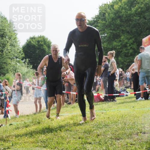 15.06.2025 - 27. Vierlanden-Triathlon KatJ http://msf.ph/oto/8009999 15.06.2025 10:08:11 Schwimmen 295, 373, 403 meine-sportfotos.de