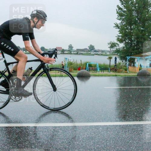 21.06.2025 - 27. Vierlanden-Triathlon H.Heesch http://msf.ph/oto/8010003 15.06.2025 13:46:14 Radfahren 1205, 1217 meine-sportfotos.de
