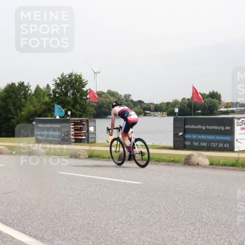 15.06.2025 - 27. Vierlanden-Triathlon H.Heesch http://msf.ph/oto/8010016 15.06.2025 10:59:33 Radfahren 220, 611, 652 meine-sportfotos.de