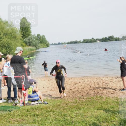21.06.2025 - 27. Vierlanden-Triathlon MichiJ http://msf.ph/oto/8010026 15.06.2026 10:12:59 Schwimmen 512 meine-sportfotos.de