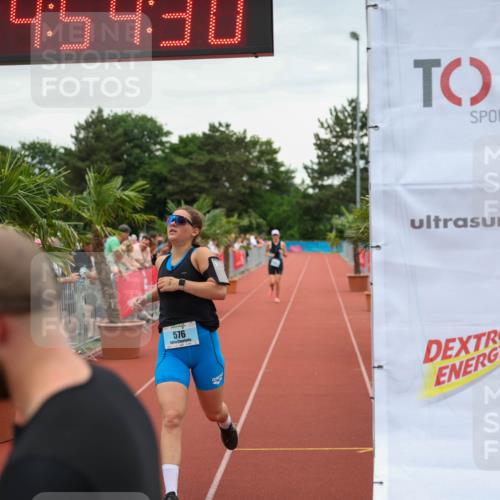 15.06.2025 - 7 Türme Triathlon Michael Strokosch http://msf.ph/oto/8010046 15.06.2025 14:54:30 Ziel 408, 409, 576 meine-sportfotos.de