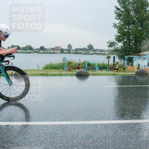 21.06.2025 - 27. Vierlanden-Triathlon H.Heesch http://msf.ph/oto/8010065 15.06.2025 13:47:02 Radfahren 1211, 1213 meine-sportfotos.de