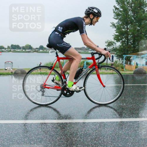 21.06.2025 - 27. Vierlanden-Triathlon H.Heesch http://msf.ph/oto/8010095 15.06.2025 13:47:05 Radfahren 1211, 1213 meine-sportfotos.de
