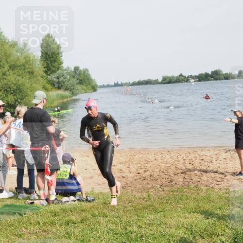 21.06.2025 - 27. Vierlanden-Triathlon MichiJ http://msf.ph/oto/8010133 15.06.2026 10:12:59 Schwimmen 512 meine-sportfotos.de
