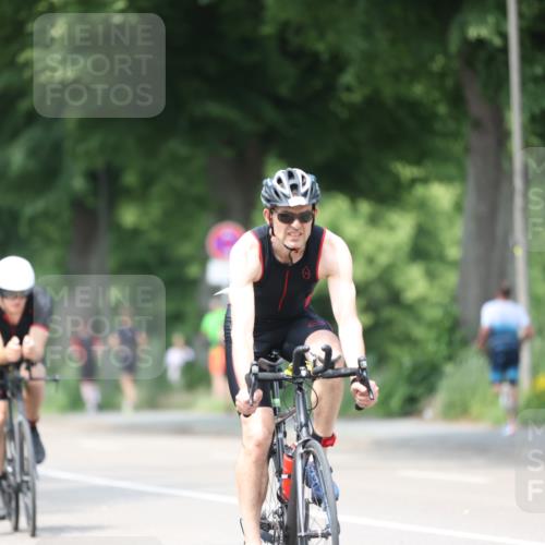 15.06.2025 - 7 Türme Triathlon Yannick Fuchs http://msf.ph/oto/8010143 15.06.2025 13:24:56 Radfahren 208, 473, 550 meine-sportfotos.de