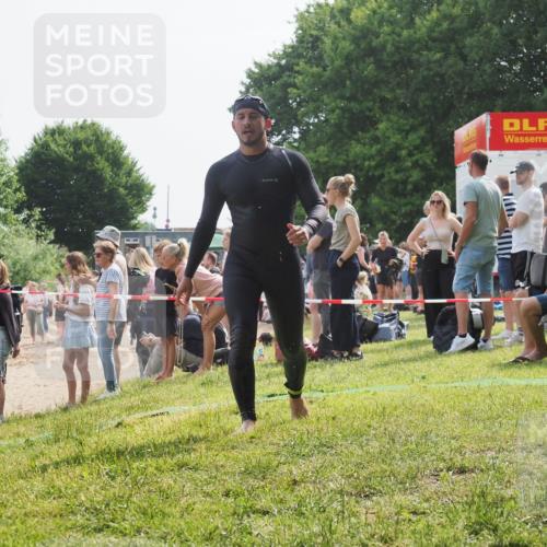 15.06.2025 - 27. Vierlanden-Triathlon KatJ http://msf.ph/oto/8010155 15.06.2025 10:08:18 Schwimmen 295, 373, 399, 403 meine-sportfotos.de