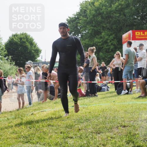 15.06.2025 - 27. Vierlanden-Triathlon KatJ http://msf.ph/oto/8010161 15.06.2025 10:08:18 Schwimmen 295, 373, 399, 403 meine-sportfotos.de