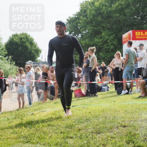 15.06.2025 - 27. Vierlanden-Triathlon KatJ http://msf.ph/oto/8010166 15.06.2025 10:08:18 Schwimmen 295, 373, 399, 403 meine-sportfotos.de
