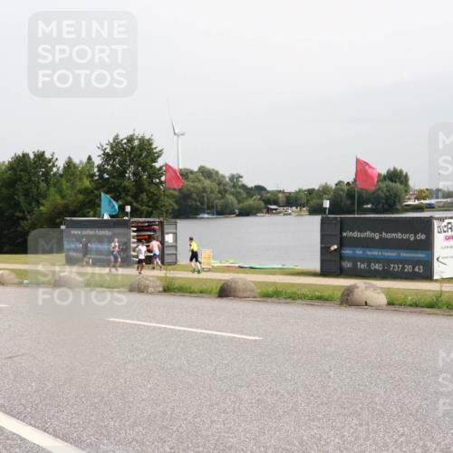 15.06.2025 - 27. Vierlanden-Triathlon H.Heesch http://msf.ph/oto/8010178 15.06.2025 11:00:34 Radfahren 157, 227, 489, 571, 638, 650 meine-sportfotos.de