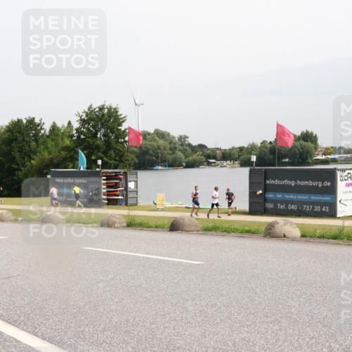 15.06.2025 - 27. Vierlanden-Triathlon H.Heesch http://msf.ph/oto/8010203 15.06.2025 11:00:37 Radfahren 157, 162, 417, 489, 571, 638 meine-sportfotos.de