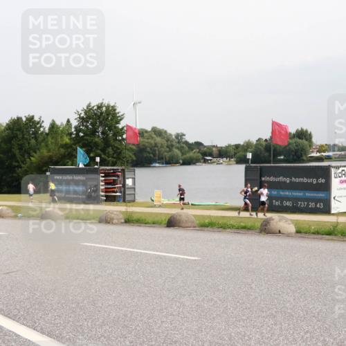 15.06.2025 - 27. Vierlanden-Triathlon H.Heesch http://msf.ph/oto/8010209 15.06.2025 11:00:38 Radfahren 157, 162, 417, 489, 638 meine-sportfotos.de