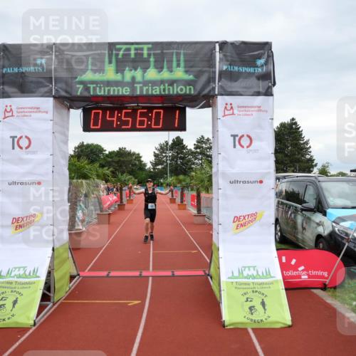 15.06.2025 - 7 Türme Triathlon Michael Strokosch http://msf.ph/oto/8010222 15.06.2025 14:56:01 Ziel 572 meine-sportfotos.de