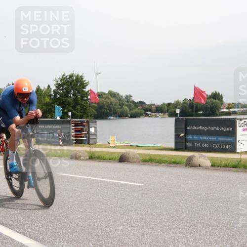 15.06.2025 - 27. Vierlanden-Triathlon H.Heesch http://msf.ph/oto/8010238 15.06.2025 11:00:41 Radfahren 61, 157, 162, 417, 638, 726, 759 meine-sportfotos.de
