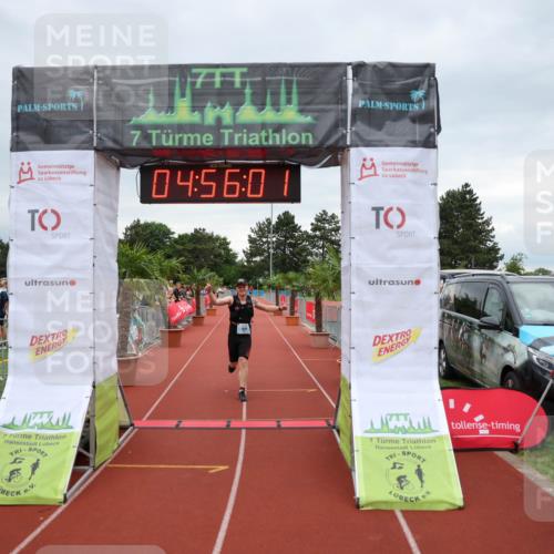 15.06.2025 - 7 Türme Triathlon Michael Strokosch http://msf.ph/oto/8010245 15.06.2025 14:56:01 Ziel 572 meine-sportfotos.de