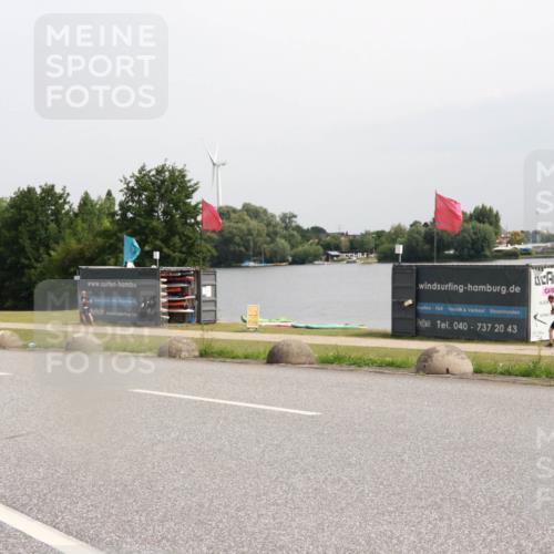 15.06.2025 - 27. Vierlanden-Triathlon H.Heesch http://msf.ph/oto/8010253 15.06.2025 11:00:42 Radfahren 61, 162, 417, 421, 586, 726, 759 meine-sportfotos.de