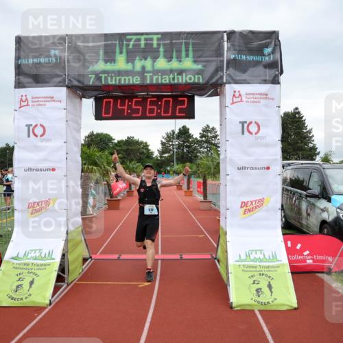 15.06.2025 - 7 Türme Triathlon Michael Strokosch http://msf.ph/oto/8010285 15.06.2025 14:56:02 Ziel 572 meine-sportfotos.de