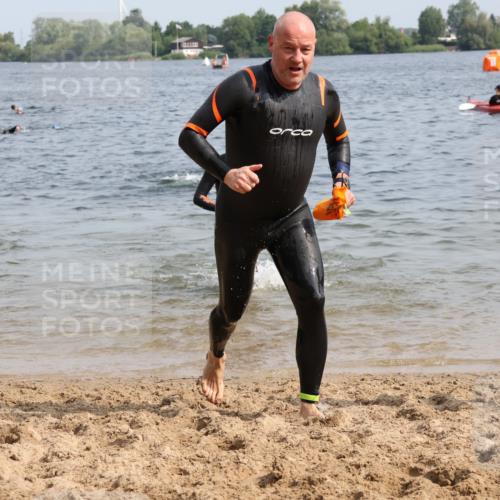 15.06.2025 - 27. Vierlanden-Triathlon Lena Gebhardt http://msf.ph/oto/8010298 15.06.2025 10:07:14 Schwimmen 374, 376, 383, 431, 459, 462 meine-sportfotos.de