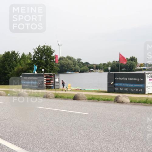 15.06.2025 - 27. Vierlanden-Triathlon H.Heesch http://msf.ph/oto/8010304 15.06.2025 11:00:47 Radfahren 61, 226, 421, 586, 726, 759 meine-sportfotos.de