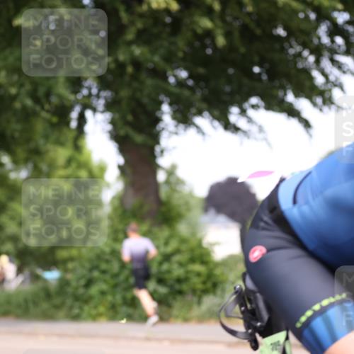 15.06.2025 - 7 Türme Triathlon Yannick Fuchs http://msf.ph/oto/8010310 15.06.2025 13:25:06 Radfahren 309, 371, 373 meine-sportfotos.de