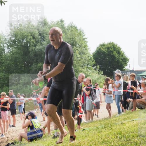 15.06.2025 - 27. Vierlanden-Triathlon KatJ http://msf.ph/oto/8010313 15.06.2025 10:08:38 Schwimmen 380, 387, 437, 454, 469 meine-sportfotos.de