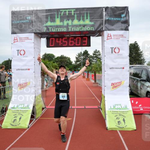 15.06.2025 - 7 Türme Triathlon Michael Strokosch http://msf.ph/oto/8010327 15.06.2025 14:56:03 Ziel 572 meine-sportfotos.de
