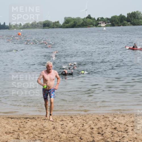 21.06.2025 - 27. Vierlanden-Triathlon MichiJ http://msf.ph/oto/8010352 15.06.2026 10:13:28 Schwimmen 623 meine-sportfotos.de