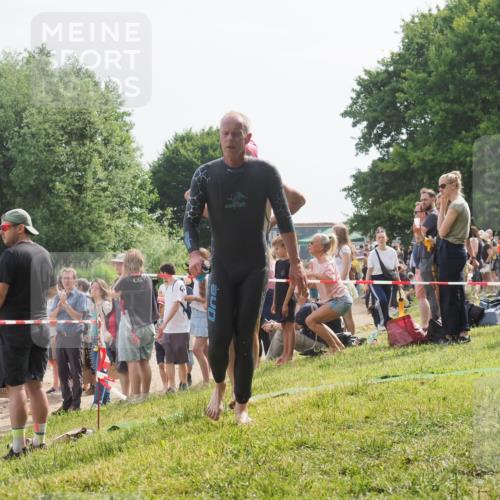 15.06.2025 - 27. Vierlanden-Triathlon KatJ http://msf.ph/oto/8010357 15.06.2025 10:08:41 Schwimmen 380, 387, 437, 454, 469 meine-sportfotos.de