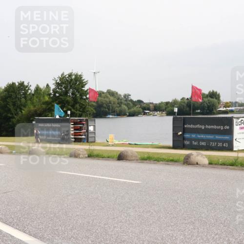 15.06.2025 - 27. Vierlanden-Triathlon H.Heesch http://msf.ph/oto/8010364 15.06.2025 11:00:50 Radfahren 226, 421, 586 meine-sportfotos.de