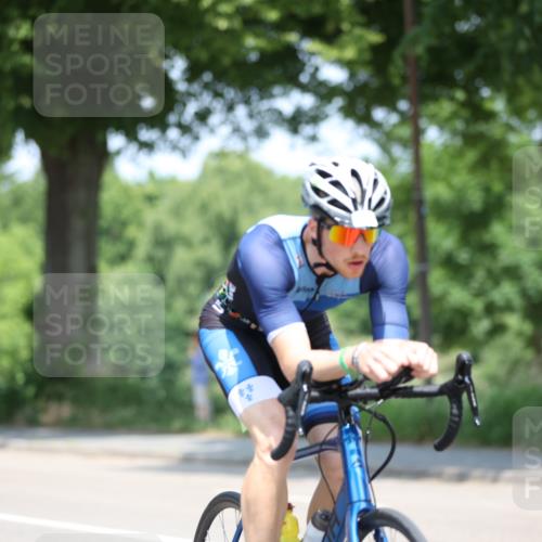 15.06.2025 - 7 Türme Triathlon Yannick Fuchs http://msf.ph/oto/8010408 15.06.2025 12:44:09 Radfahren 363 meine-sportfotos.de