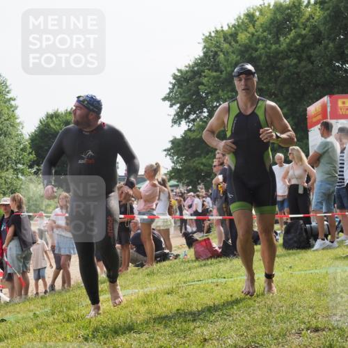 15.06.2025 - 27. Vierlanden-Triathlon KatJ http://msf.ph/oto/8010489 15.06.2025 10:08:46 Schwimmen 380, 387, 437, 454, 469 meine-sportfotos.de