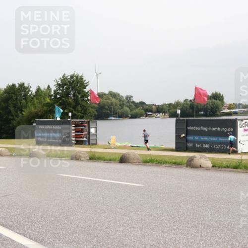 15.06.2025 - 27. Vierlanden-Triathlon H.Heesch http://msf.ph/oto/8010491 15.06.2025 11:00:56 Radfahren  meine-sportfotos.de