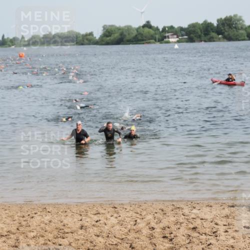 21.06.2025 - 27. Vierlanden-Triathlon MichiJ http://msf.ph/oto/8010513 15.06.2026 10:13:32 Schwimmen 545, 585, 623 meine-sportfotos.de