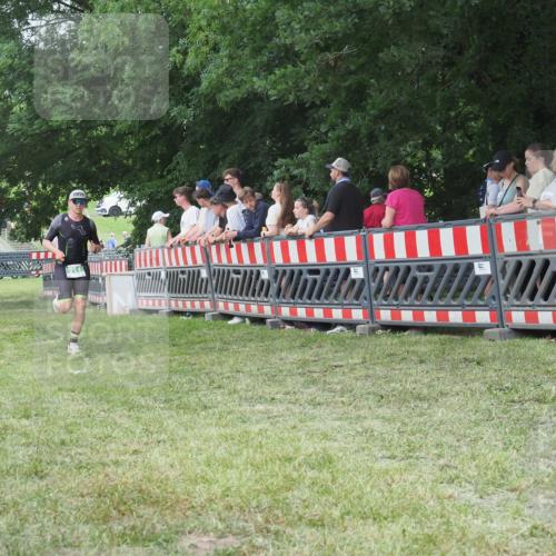 21.06.2025 - 27. Vierlanden-Triathlon KatJ http://msf.ph/oto/8010525 15.06.2025 13:04:26 Ziel 711 meine-sportfotos.de
