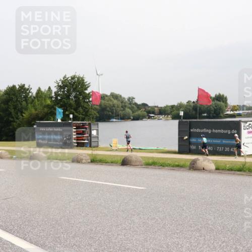 15.06.2025 - 27. Vierlanden-Triathlon H.Heesch http://msf.ph/oto/8010534 15.06.2025 11:00:57 Radfahren  meine-sportfotos.de